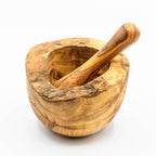 Mörser mit Stössel mit rustikalem Rand aus Olivenholz