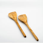 Schräger Kochlöffel mit Spitze aus Olivenholz