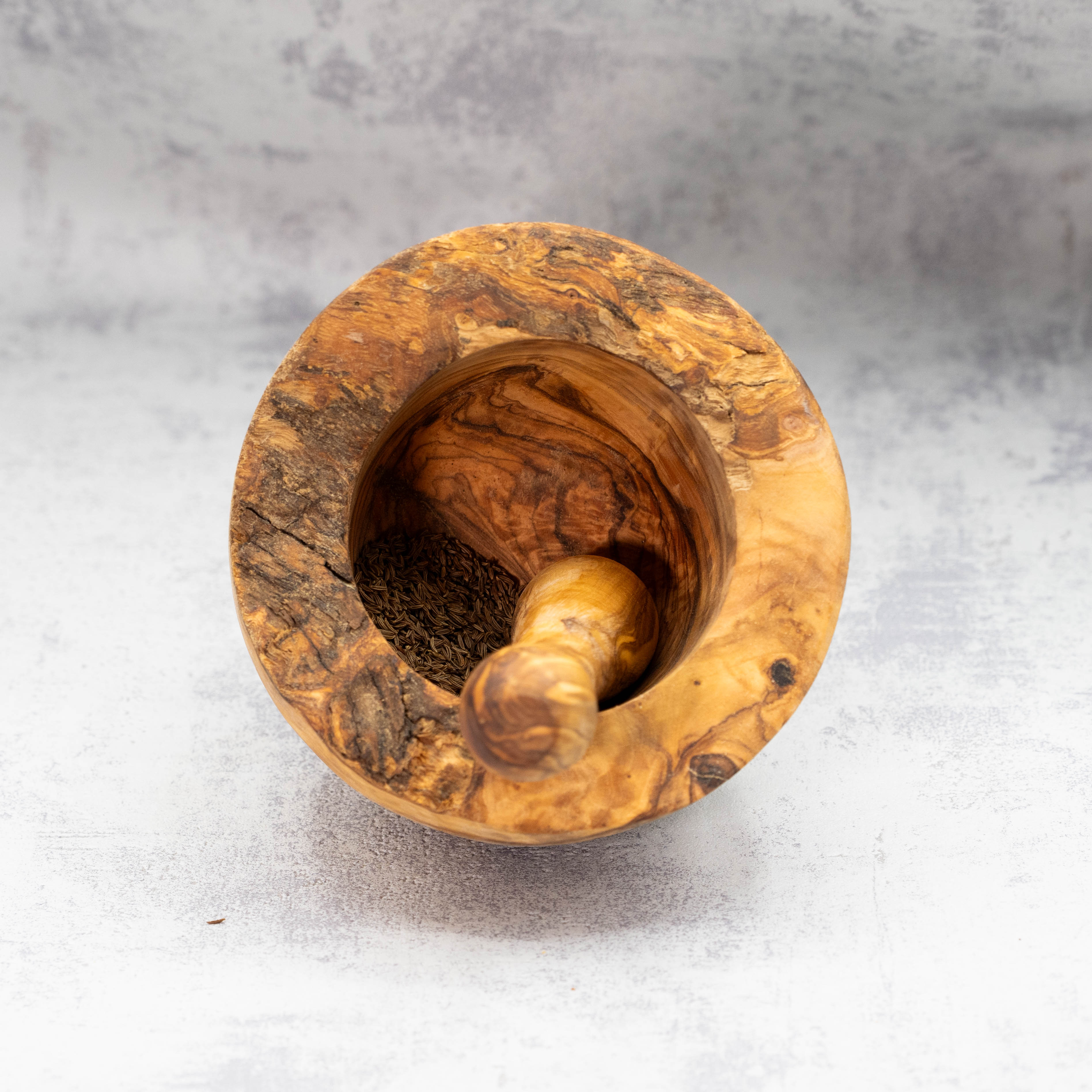 Mörser mit Stössel mit glattem Rand aus Olivenholz