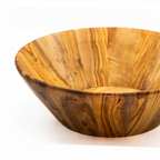 Massive Schalen aus Olivenholz
