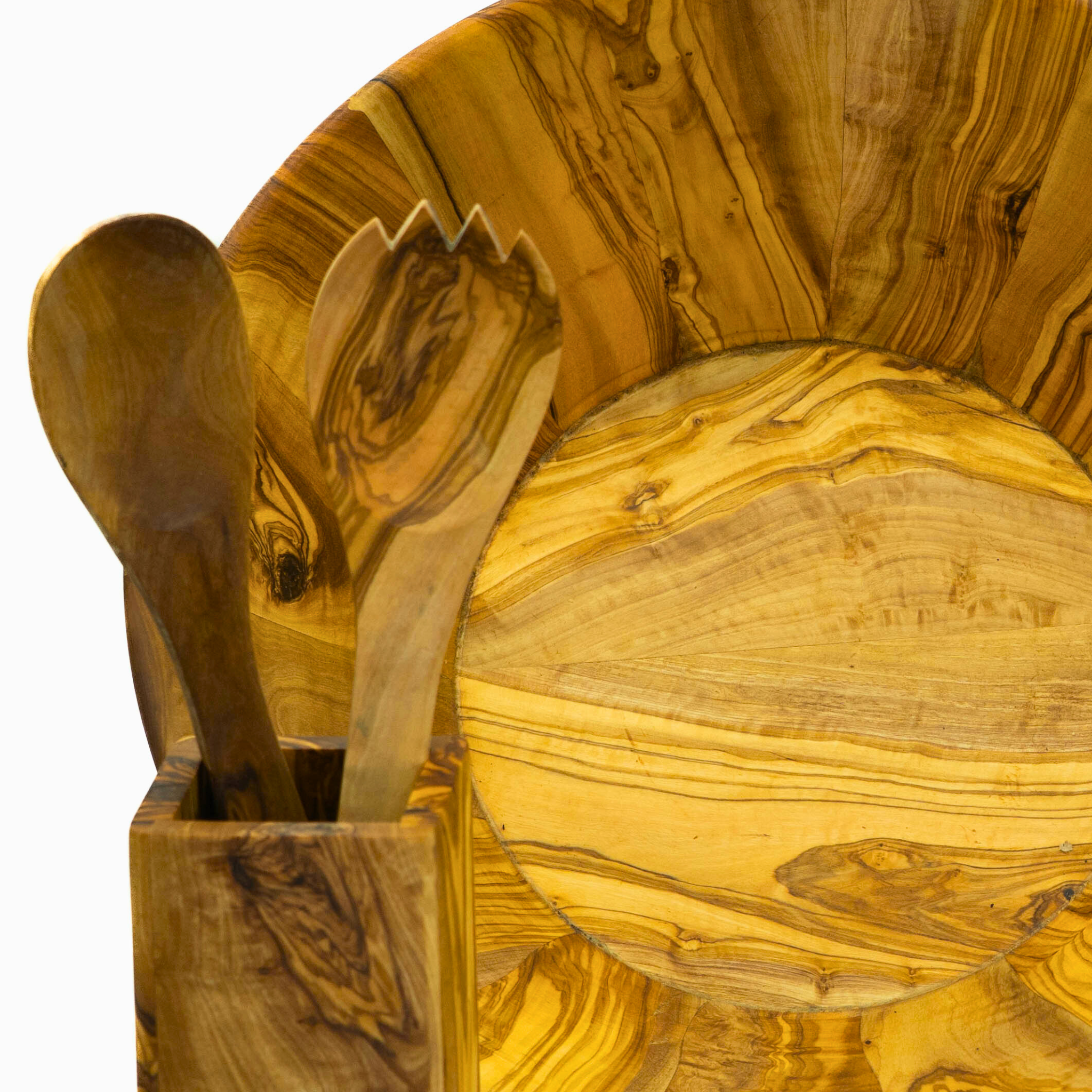 Massive Schalen aus Olivenholz